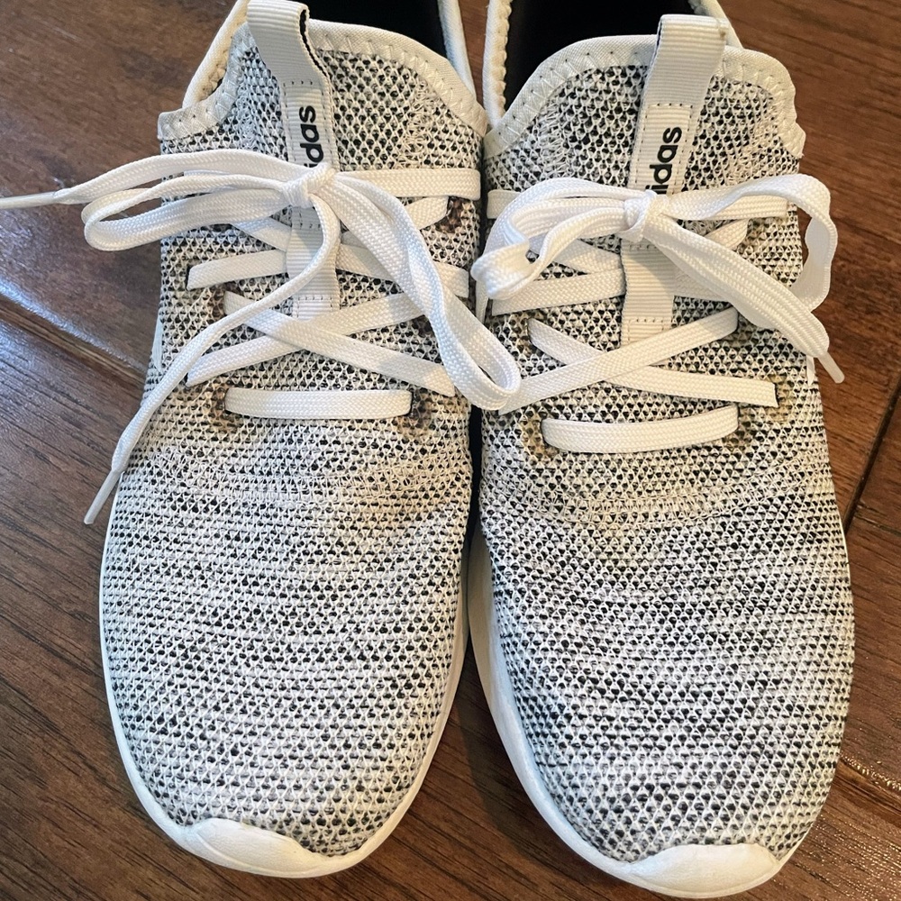 Adidas Women’s Knit Running Shoes, Size 8.5, Cloud foam Sneakers - Picture 6 of 6
